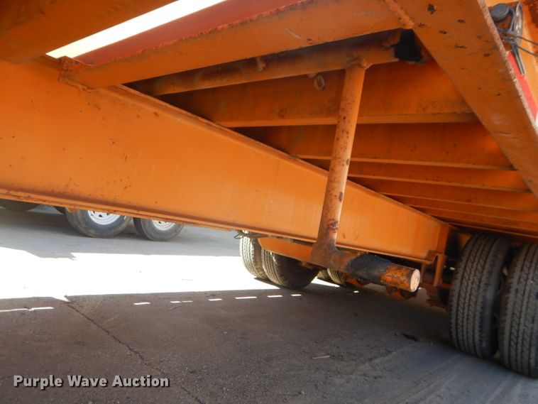 image for item DH4427 2006 Redi Haul R30210TB tilt deck equipment trailer