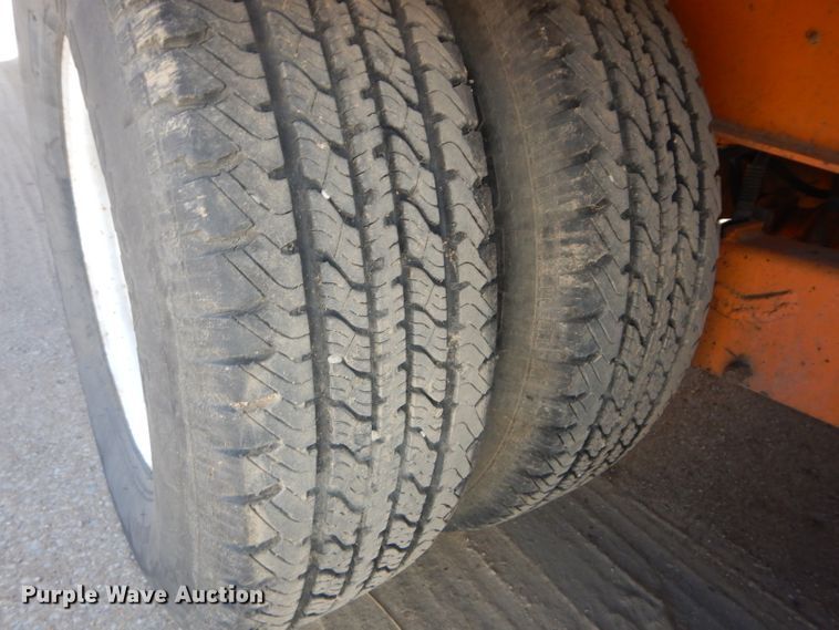 image for item DH4427 2006 Redi Haul R30210TB tilt deck equipment trailer