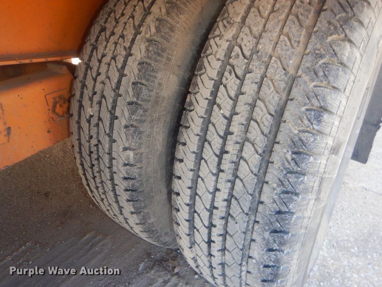 image for item DH4427 2006 Redi Haul R30210TB tilt deck equipment trailer