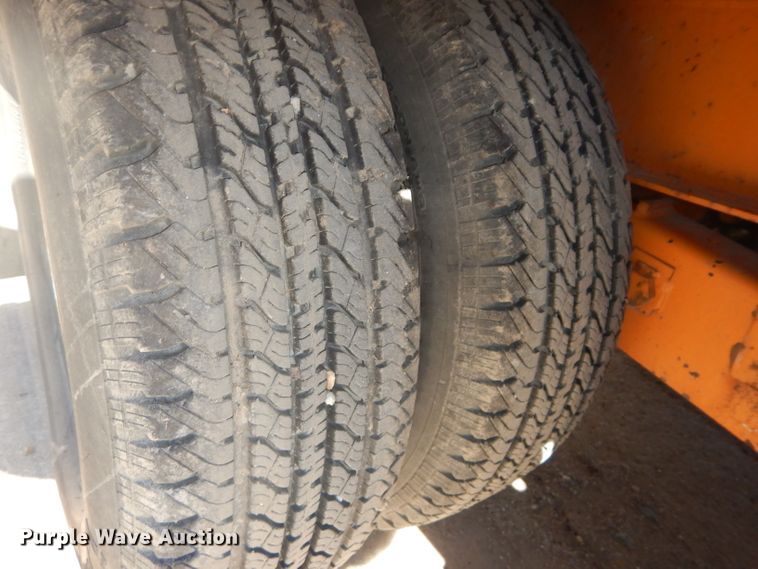 image for item DH4427 2006 Redi Haul R30210TB tilt deck equipment trailer