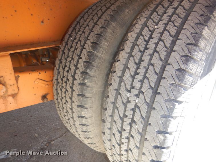 image for item DH4427 2006 Redi Haul R30210TB tilt deck equipment trailer