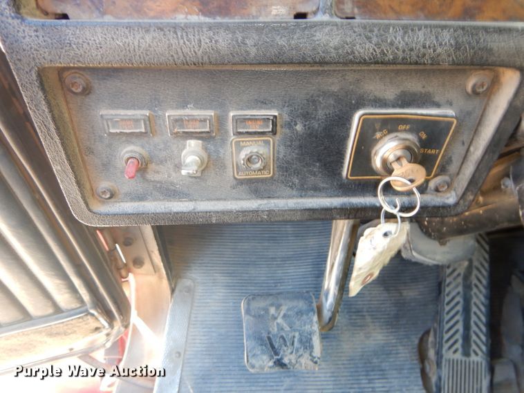 image for item DH4431 1993 Kenworth T800 dump truck