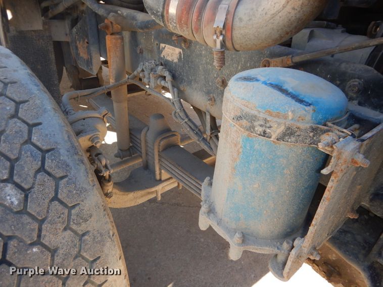 image for item DH4431 1993 Kenworth T800 dump truck