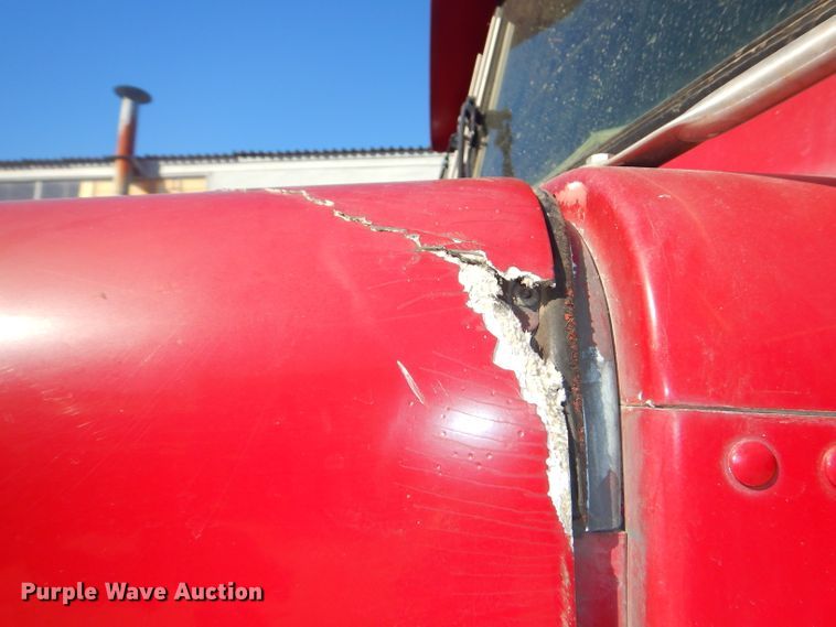 image for item DH4431 1993 Kenworth T800 dump truck