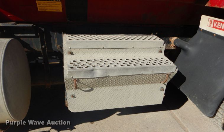 image for item DH4431 1993 Kenworth T800 dump truck