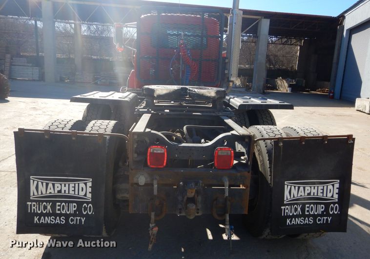 image for item DH4432 1995 Mack RD688S semi truck