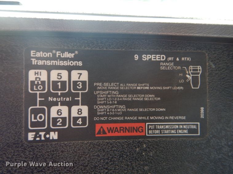 image for item DH4432 1995 Mack RD688S semi truck