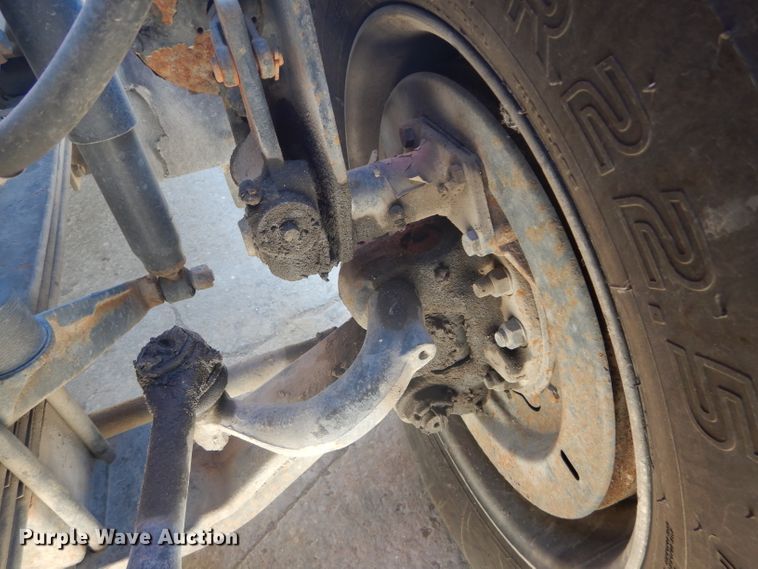 image for item DH4432 1995 Mack RD688S semi truck