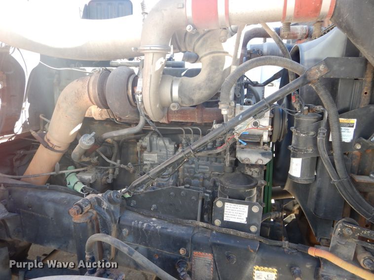 image for item DH4432 1995 Mack RD688S semi truck