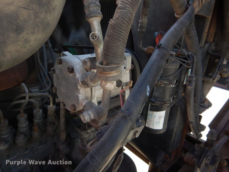 image for item DH4432 1995 Mack RD688S semi truck