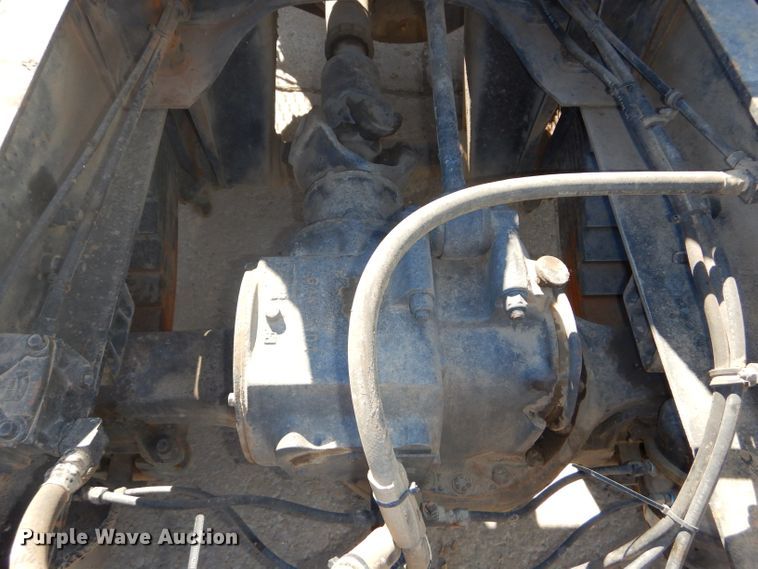 image for item DH4432 1995 Mack RD688S semi truck