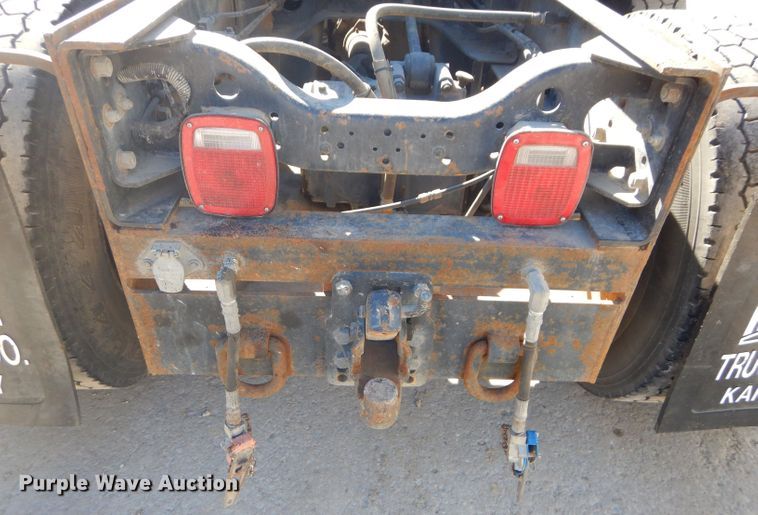 image for item DH4432 1995 Mack RD688S semi truck