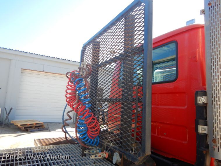 image for item DH4432 1995 Mack RD688S semi truck