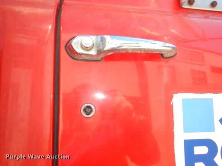 image for item DH4432 1995 Mack RD688S semi truck