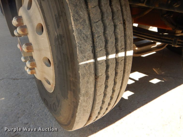 image for item DH4432 1995 Mack RD688S semi truck