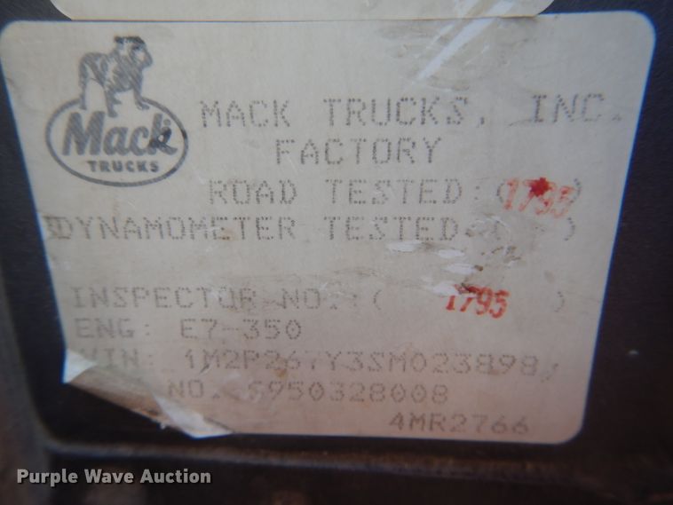 image for item DH4432 1995 Mack RD688S semi truck