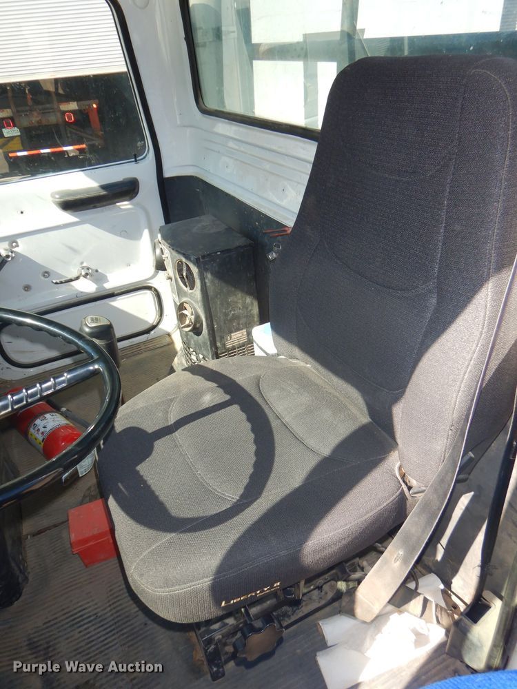 image for item DH4433 1991 Ford L9000 flatbed truck