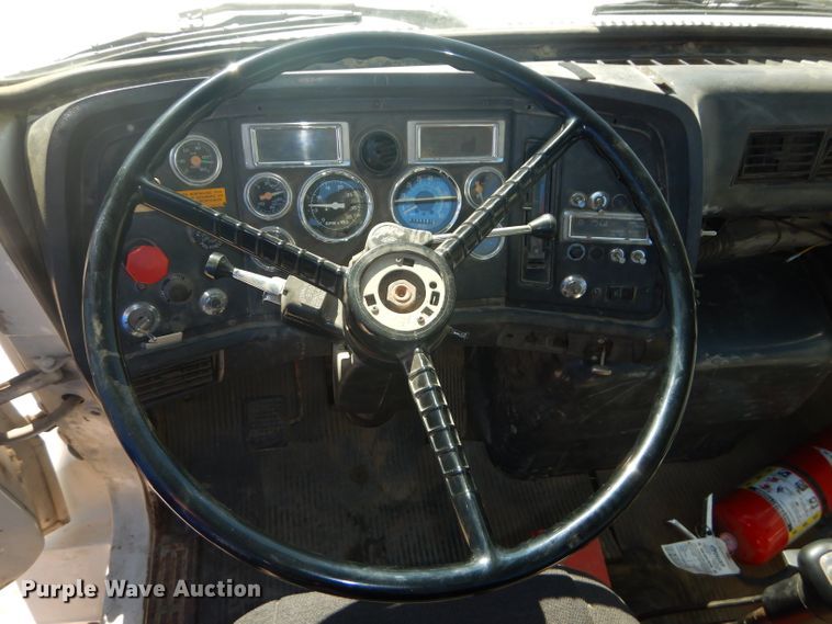 image for item DH4433 1991 Ford L9000 flatbed truck