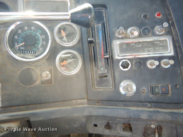 image for item DH4433 1991 Ford L9000 flatbed truck