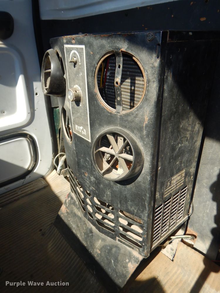 image for item DH4433 1991 Ford L9000 flatbed truck