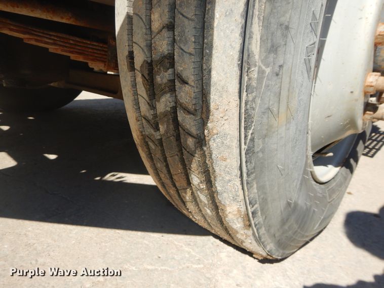 image for item DH4433 1991 Ford L9000 flatbed truck