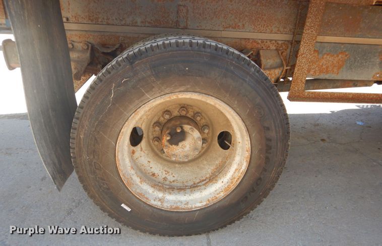 image for item DH4433 1991 Ford L9000 flatbed truck