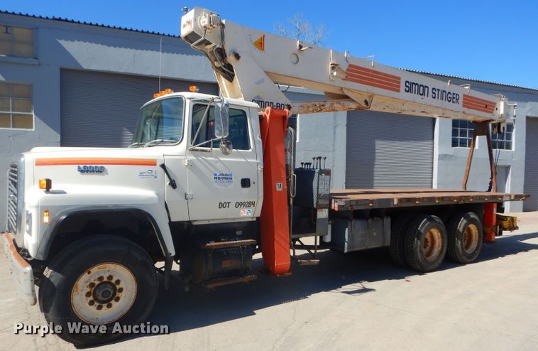 image for item DH4434 1994 Ford L8000 crane truck