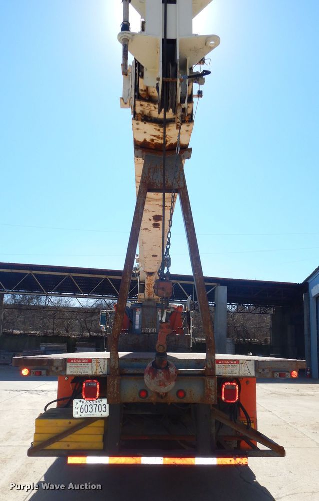 image for item DH4434 1994 Ford L8000 crane truck