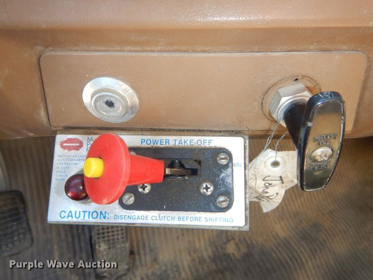 image for item DH4434 1994 Ford L8000 crane truck