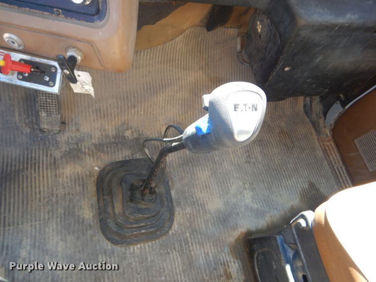 image for item DH4434 1994 Ford L8000 crane truck