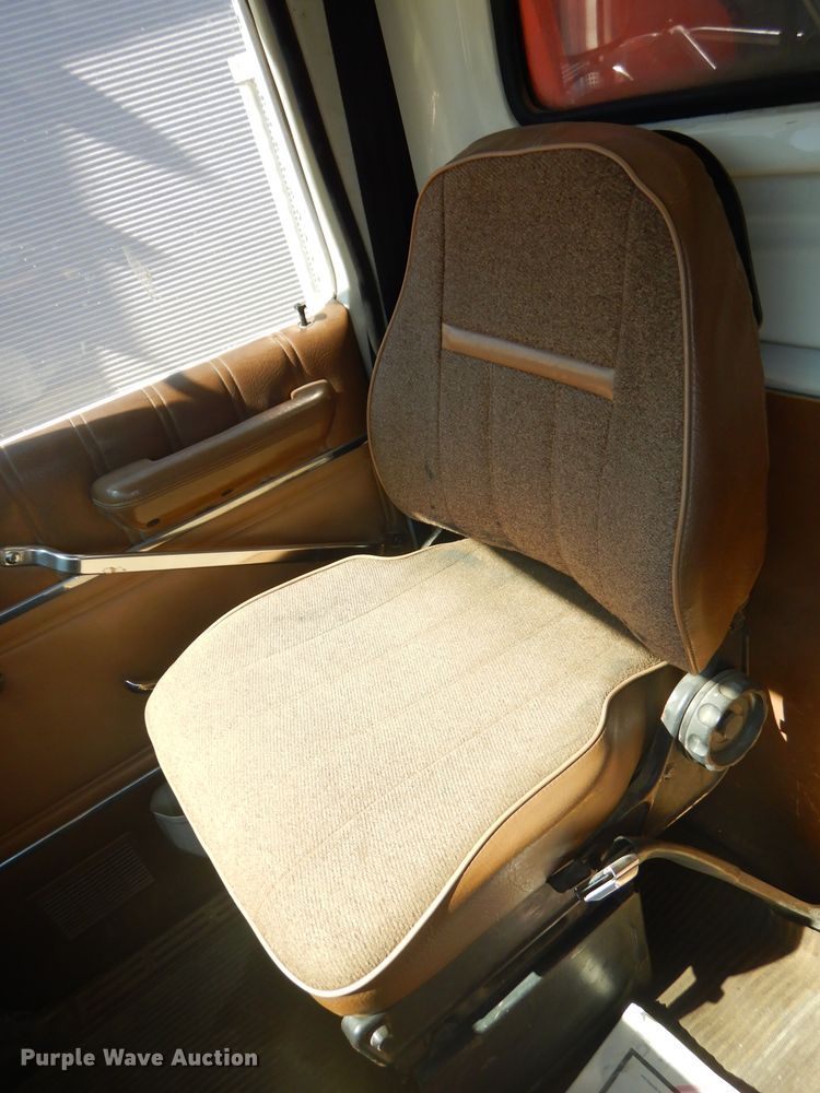 image for item DH4434 1994 Ford L8000 crane truck