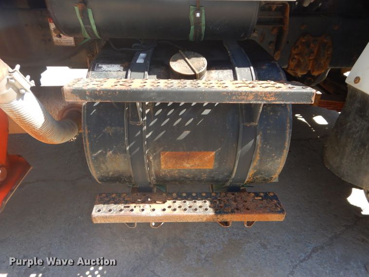 image for item DH4434 1994 Ford L8000 crane truck