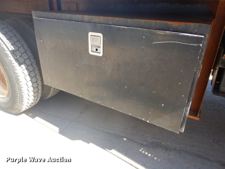 image for item DH4434 1994 Ford L8000 crane truck