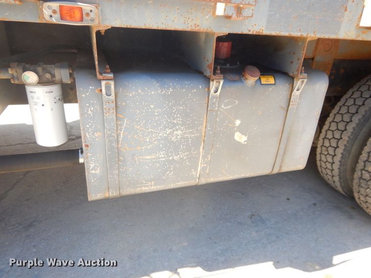 image for item DH4434 1994 Ford L8000 crane truck