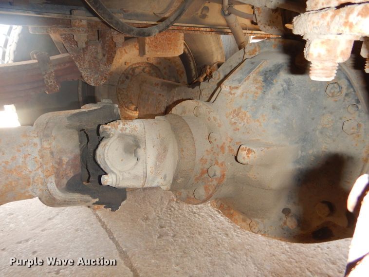 image for item DH4434 1994 Ford L8000 crane truck