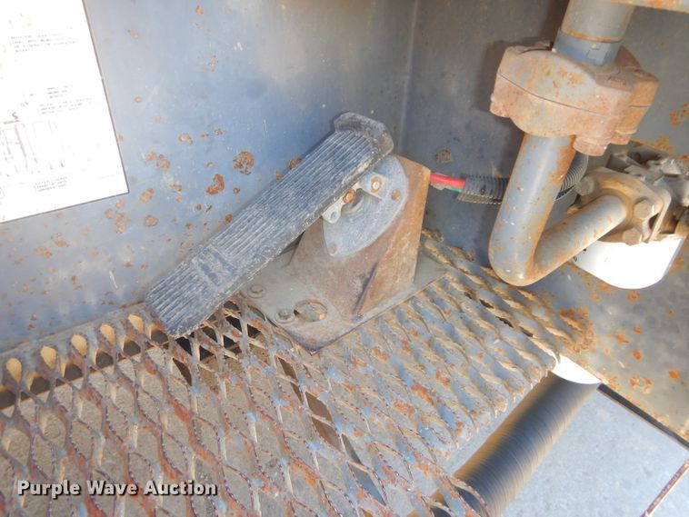 image for item DH4434 1994 Ford L8000 crane truck