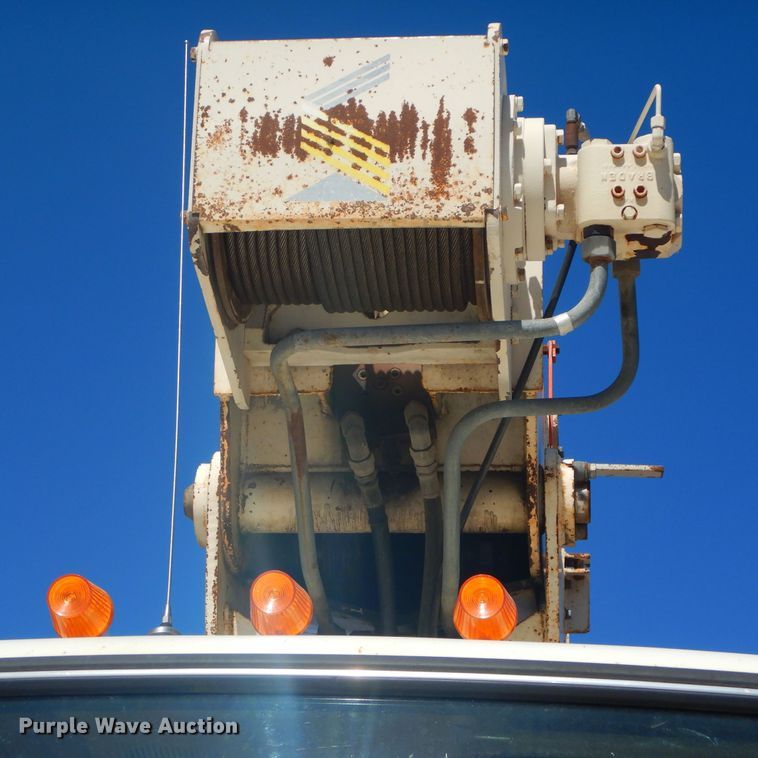 image for item DH4434 1994 Ford L8000 crane truck