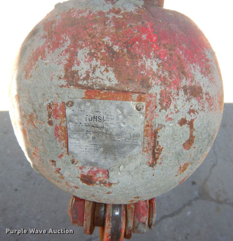 image for item DH4434 1994 Ford L8000 crane truck