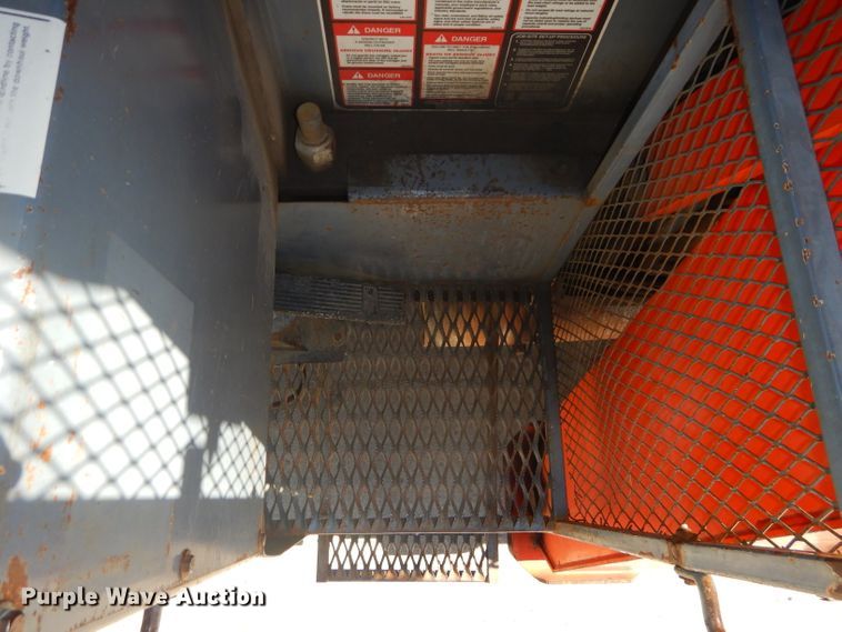 image for item DH4434 1994 Ford L8000 crane truck