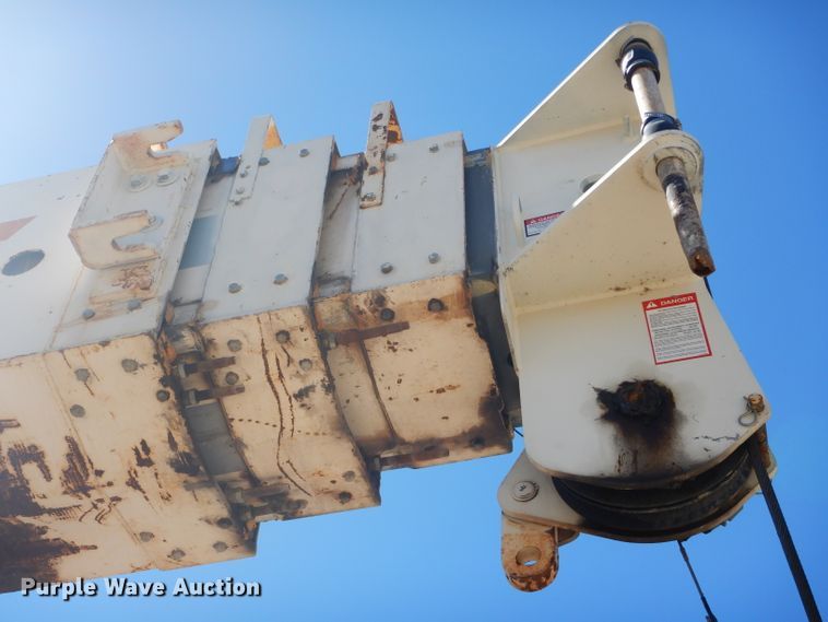 image for item DH4434 1994 Ford L8000 crane truck