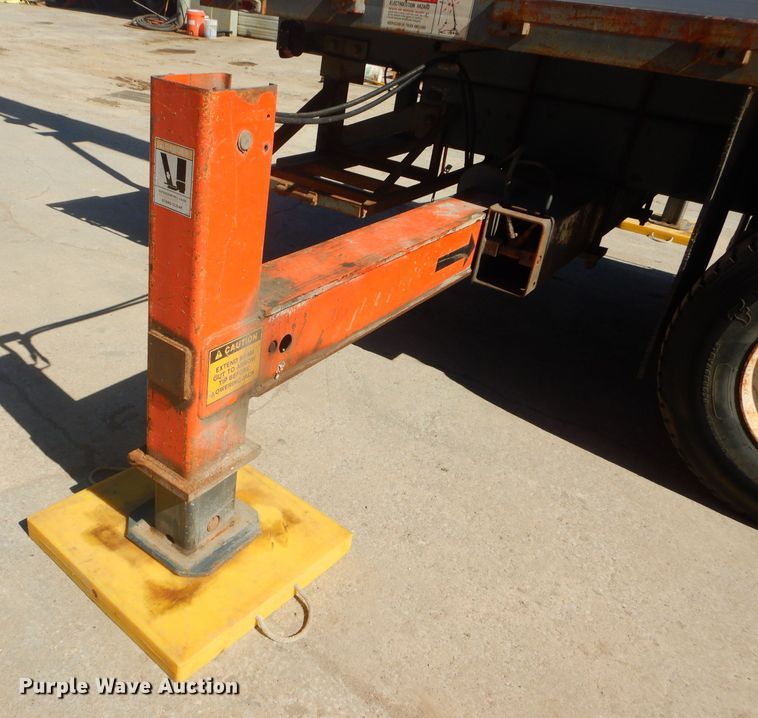 image for item DH4434 1994 Ford L8000 crane truck