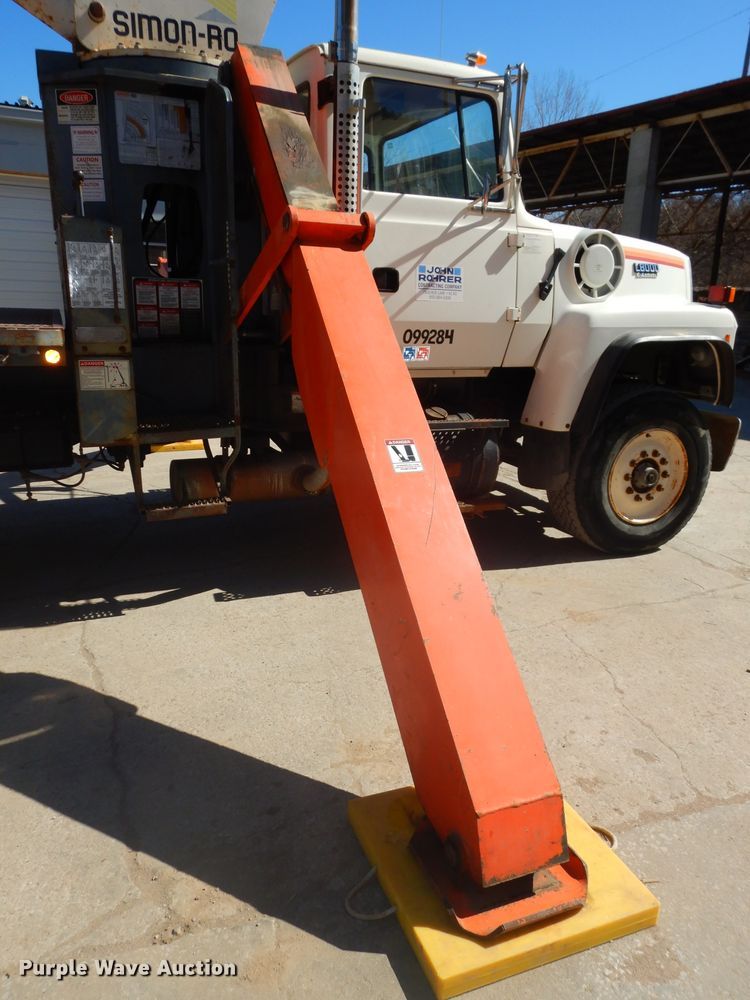 image for item DH4434 1994 Ford L8000 crane truck