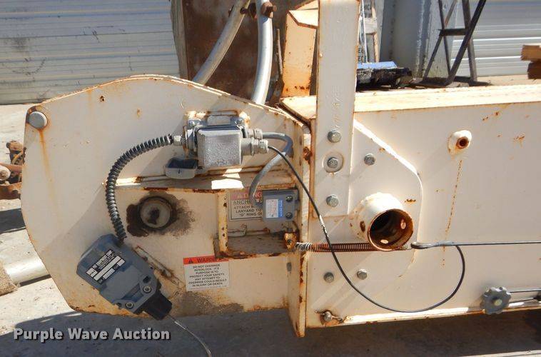 image for item DH4434 1994 Ford L8000 crane truck