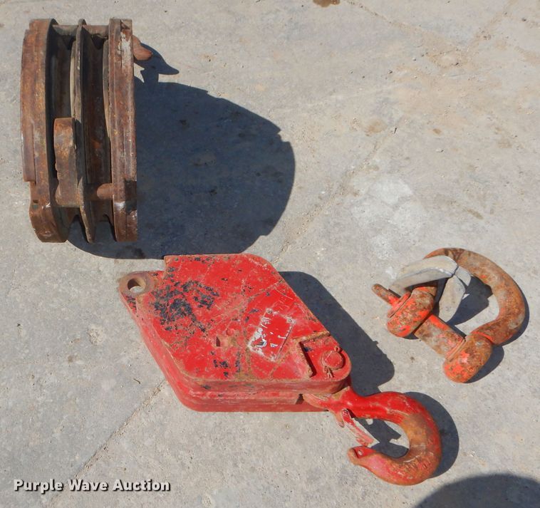 image for item DH4434 1994 Ford L8000 crane truck