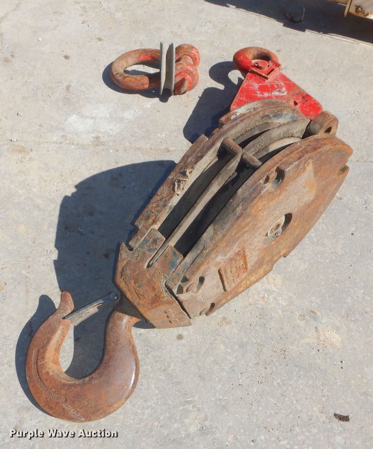 image for item DH4434 1994 Ford L8000 crane truck