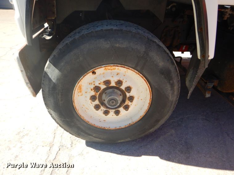 image for item DH4434 1994 Ford L8000 crane truck