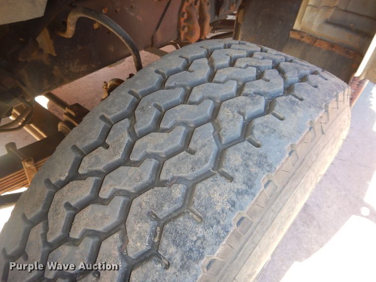 image for item DH4434 1994 Ford L8000 crane truck