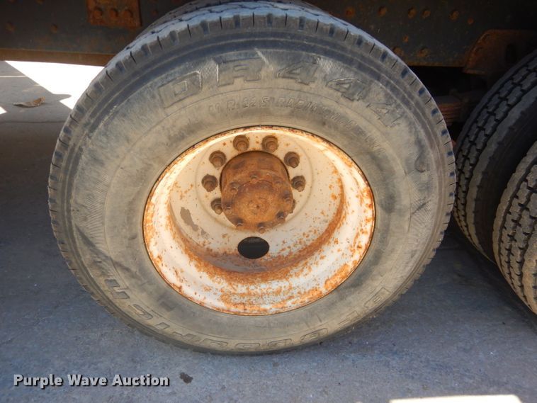 image for item DH4434 1994 Ford L8000 crane truck