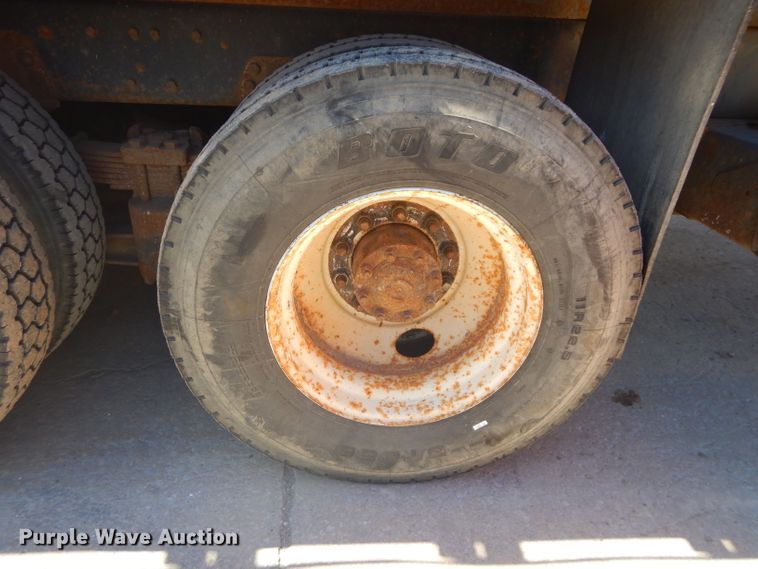 image for item DH4434 1994 Ford L8000 crane truck