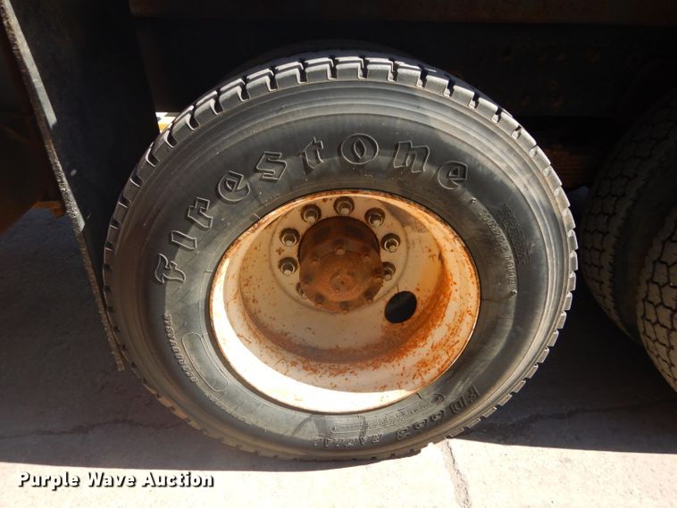 image for item DH4434 1994 Ford L8000 crane truck